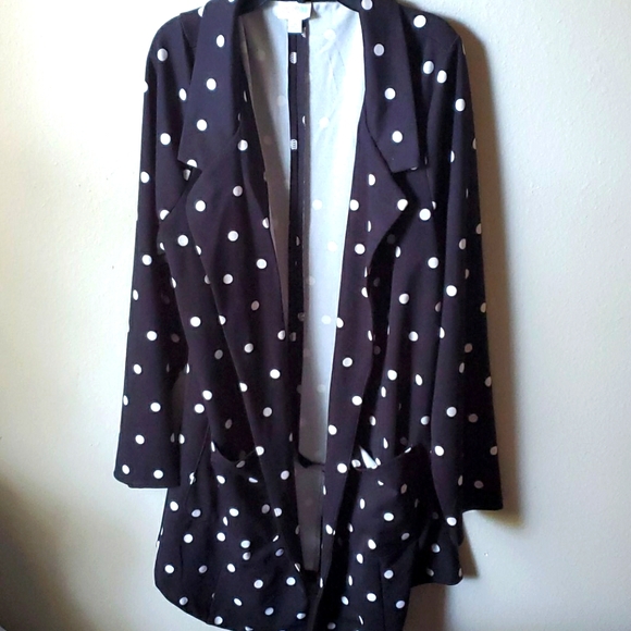 LuLaRoe Jackets & Blazers - LulaRoe Gwen Blazer Size 2x